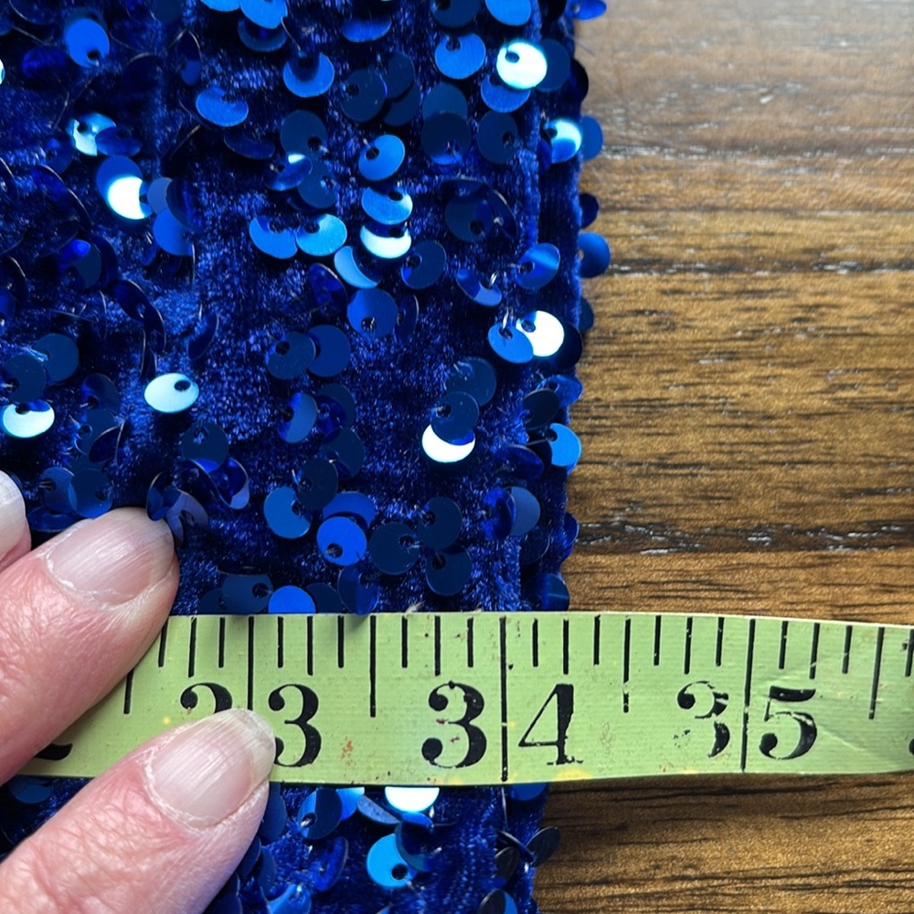 Beautiful blue sequined dress. - Picture 11 of 12